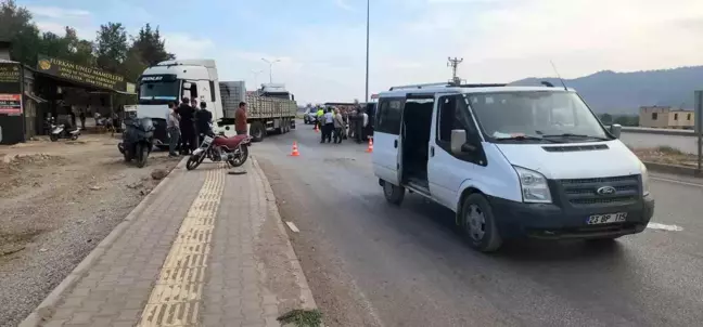 Hatay'da Motosiklet ve Minibüs Kazası: 1 Yaralı