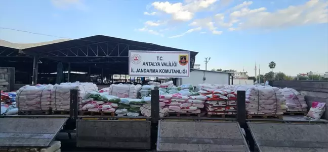 Antalya'da 17 Ton Sahte Gübre Ele Geçirildi