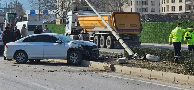 Nurdağı'nda İki Ayrı Trafik Kazasında 2 Kişi Yaralandı