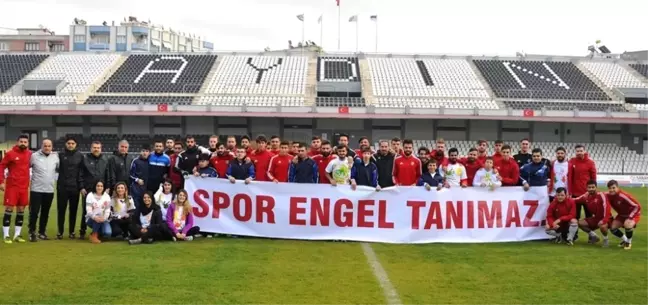 Aydınspor 1923'lü Futbolcular Engelli Çocuklarla Maç Yaptı