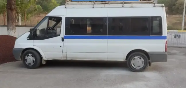 Balıkesir İvrindi'de 21 düzensiz göçmen ve 2 kaçakçılık zanlısı yakalandı