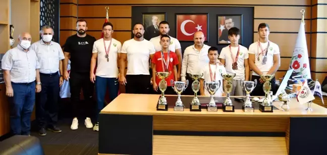 Altınovalı pehlivanlar başarıdan başarıya koşuyor