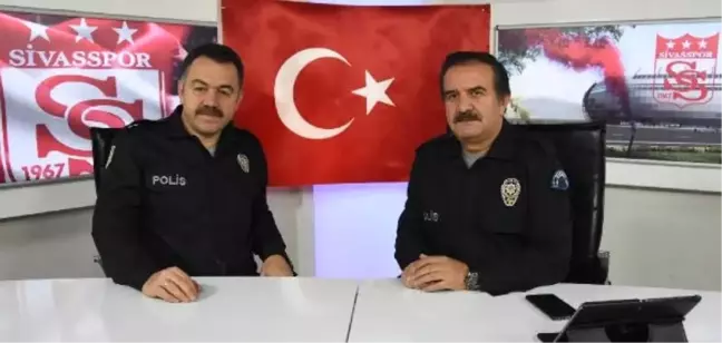 Spor Programlarını Polis Üniformalarıyla Sundular