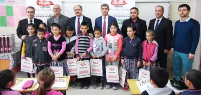 Karapınar'da Öğrencilere Kitap Dağıtıldı