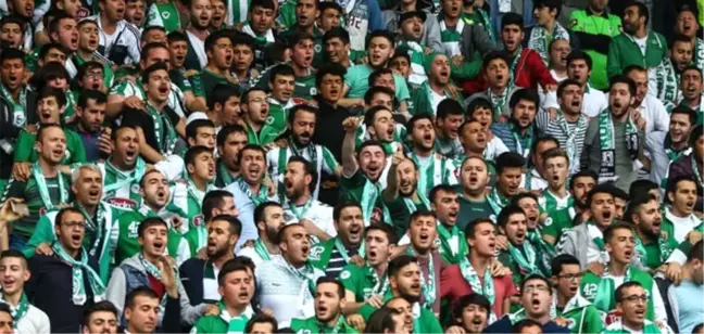 Atiker Konyaspor Taraftarı, Eskişehir'e Çıkartma Yaptı