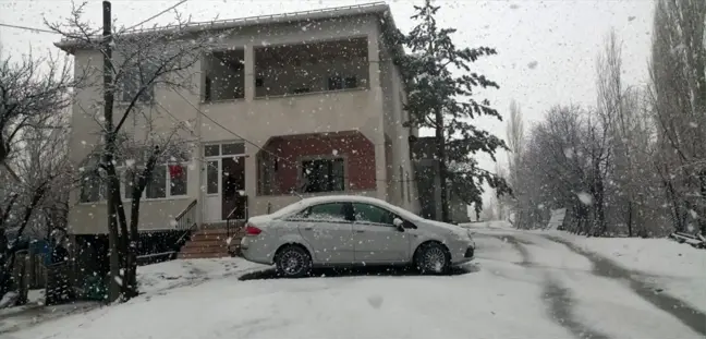 Sivas'ta kar yağışı etkili oldu