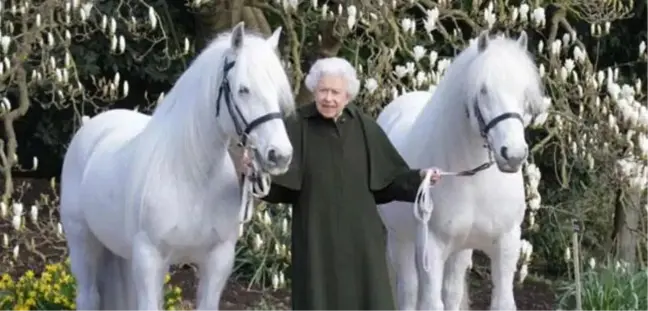 Kraliçe 2. Elizabeth... 96 YAŞ POZU!