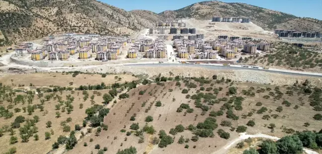 Adıyaman Gölbaşı'nda Depremzedelere Kalıcı Konutlar Teslim Ediliyor