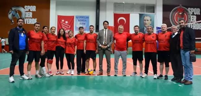 Köyceğiz'de Okul müdürleri Spor Müsabakalarında Yarıştı