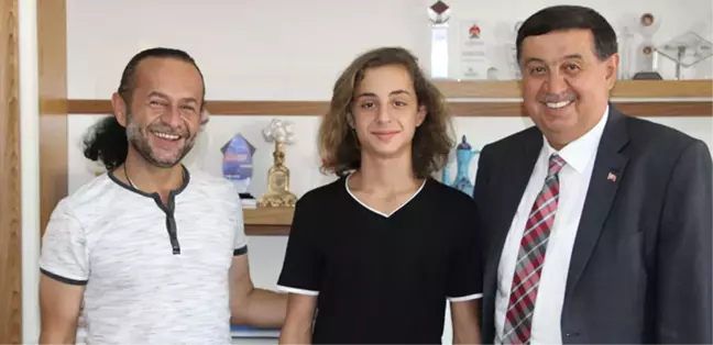 Başarılı Sporcudan Başkan İkiz'e Ziyaret