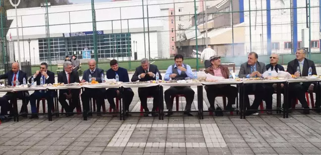 Üniversitede Hamsi Şenliği Yapıldı