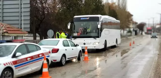 Şuhut'ta seyahat otobüsleri denetlendi