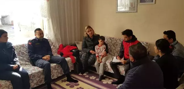 Jandarma, Roman öğrencilerin devam problemi hakkında aileleri bilgilendirdi