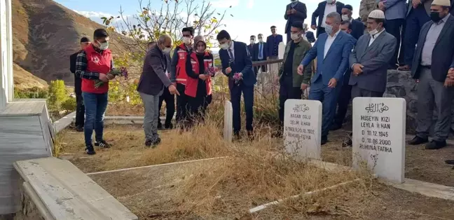 Bingöl'de 29 yıl önce şehit edilen 19 vatandaş dualarla anıldı
