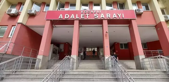 Kocaeli'de Bıçaklama Olayında Yargılanma Başladı