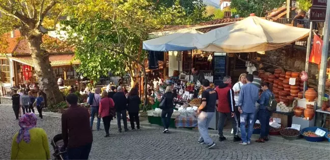 Tarihi kent Birgi, hafta sonu ziyaretçi akınına uğradı
