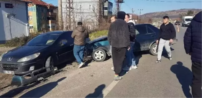 Zonguldak'ta otomobillerin çarpıştığı kaza