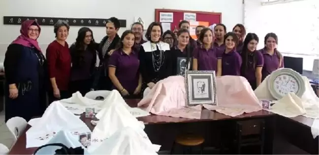 Nil Karaibrahimgil'den Kız Öğrencilere Nasihat