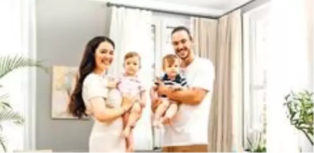 Pelin Akil-Anıl Altan'ın ikizleri reklam yüzü oldu