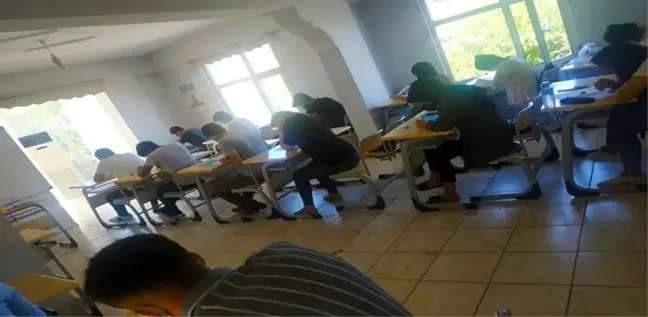 Gençlik Evlerindeki Deneme Sınavları Devam Ediyor