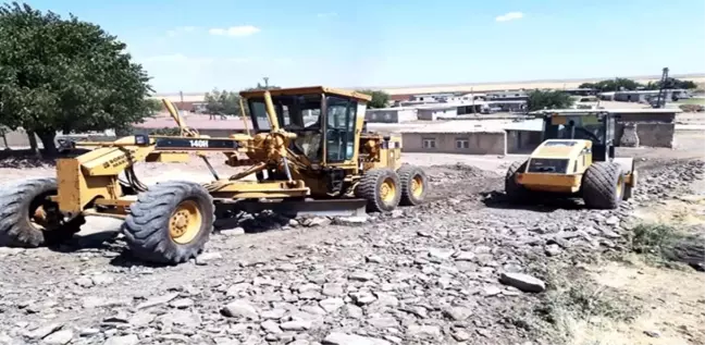 KIRSALDA YOL YAPIM ÇALIŞMALARI DEVAM EDİYOR
