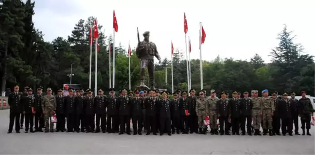 Eğirdir Dağ Komando Okulu'nda Türkiye ve 5 Farklı Ülke Subayları Bröve Taktı