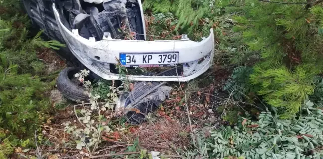 Kastamonu'da Otomobil Devrildi, 2 Kişi Yaralandı