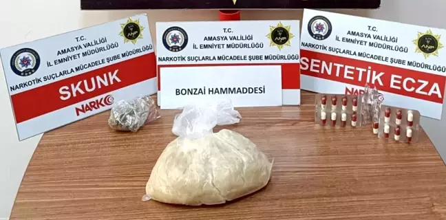 Amasya'da Uyuşturucu Operasyonu: 494,65 Gram Bonzai ve 15 Hap Ele Geçirildi