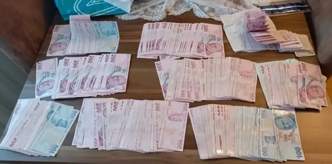 İzmir'de FETÖ Operasyonunda 31 Gözaltı
