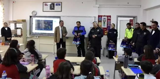 Bayburt'ta 23 Nisan Coşkusu: Öğrencilere Sürpriz Hediye