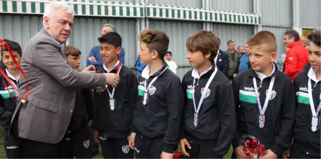 Bursaspor'un Minik Şampiyonları Altınla Ödüllendirildi