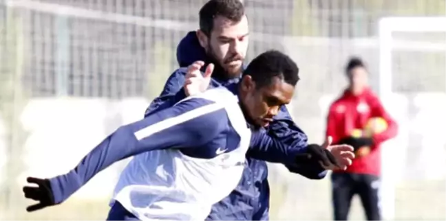 Antalyaspor'da 4 Futbolcu Fenerbahçe Maçında Forma Giyemeyecek