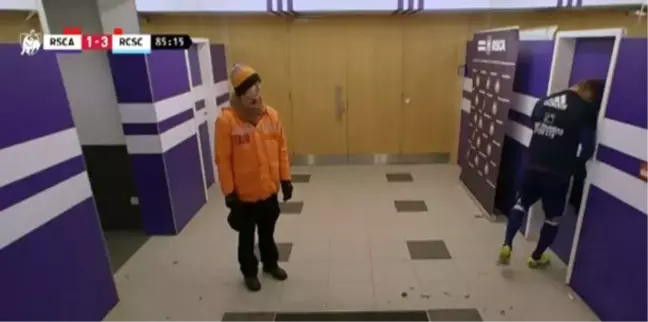 Anderlechtli Teodorczyk Kapıyı Kafa Atarak Açtı!