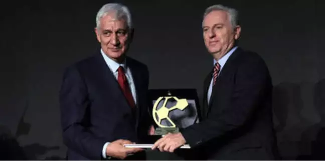 Yıldırım Demirören'e Onur Ödülü!