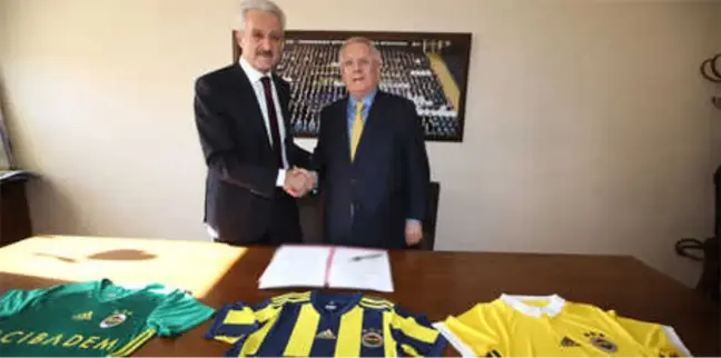 Fenerbahçe'nin Yeni Sponsoru Belli Oldu! Mehmet Ali Aydınlar ile Aziz Yıldırım Birlikte Poz Verdi