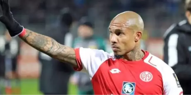 Nigel de Jong, Ajax'a Transfer Oluyor