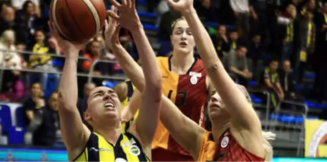 Fenerbahçe: 75 - Galatasaray: 68
