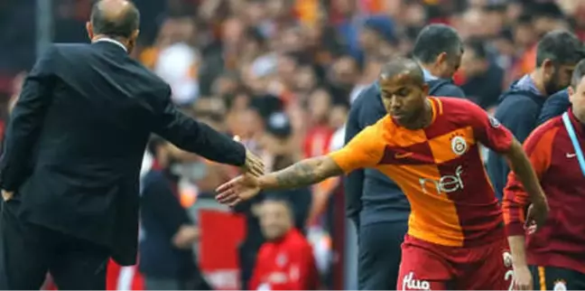 Galatasaray'ın Beklerden Yana Yüzü Gülüyor