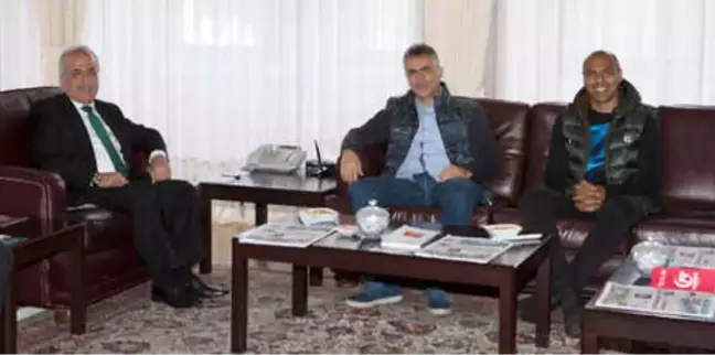 Rektör, Nobre'den Gol İstedi