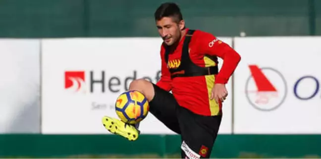 Göztepe'de Sabri Sarıoğlu ile Yollar Ayrıldı...