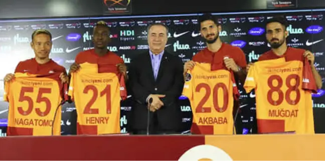 Galatasaray'da İmza Şov!