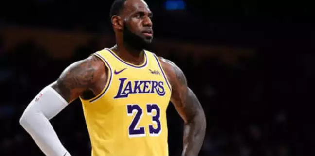Lebron James İlk Maçında Kaybetti
