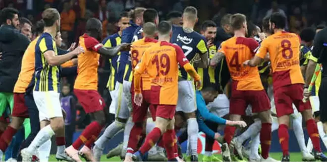 Derbinin Ardından 3 Kırmızı Kart!