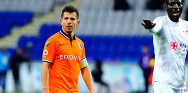 Emre Belözoğlu 10 Maç Sonra İlk 11'de!