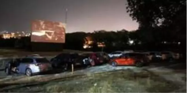 Arabalı sinema keyfi