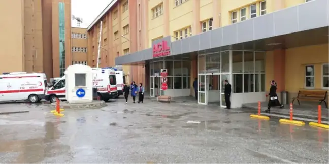Mayın Patlamasında Bir Ayağını Kaybeden Genç Erzincan'da Tedavi Görüyor