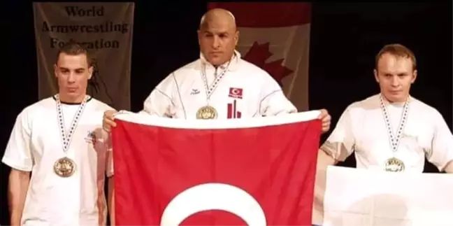 Dünya Bilek Güreşi Şampiyonası'nda dünya ikincisi ve üçüncüsü Bayburt'tan