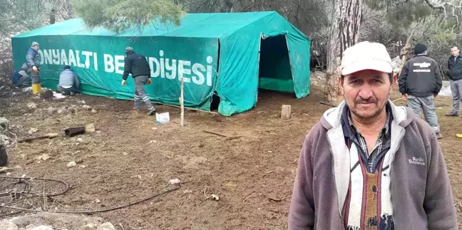 Antalya'da ağılı çöken vatandaşa belediyeden çadır desteği