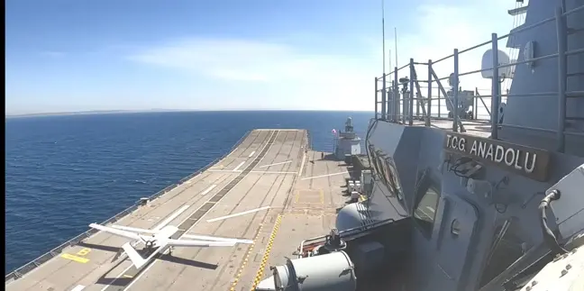 Bayraktar TB3 İnsansız Hava Aracı, TCG ANADOLU Gemisine Başarılı Kalkış-İniş Testi Gerçekleştirdi