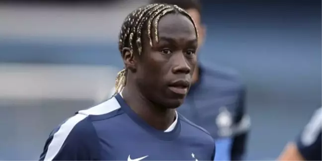 Bacary Sagna Geliyor!